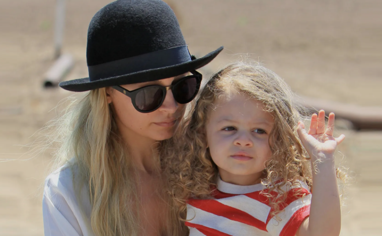 Nicole Richie says daughter, 18, may use different name –