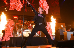 Green Day backs Minnesota, calls out Stephen Miller