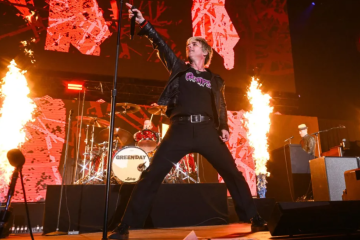 Green Day backs Minnesota, calls out Stephen Miller