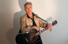 Glen Matlock slams "weird" Trump-supporting punks