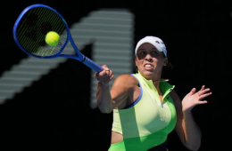 Australian Open halts outdoor play amid extreme heat