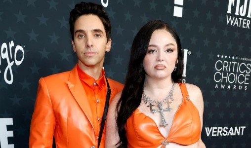 Hacks Cast Spoofs Timothée Chalamet & Kylie Jenner Red Carpet Kiss