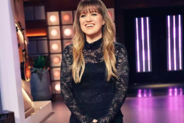 Kelly Clarkson Delivers Fiery ‘What It Sounds Like’ Cover on Kellyoke