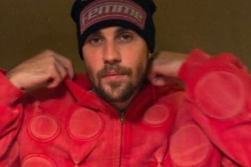 Justin Bieber Likes Fan Comment on Old Postof him and Selena Gomez