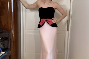 Amanda Seyfried posed in valentino for best dressed at the critic's choice awards