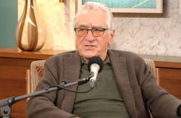 Robert De Niro Gets Emotional Urging Americans to Resist Trump