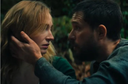 Sophie Turner Gags After Kissing Kit Harington on Film Set