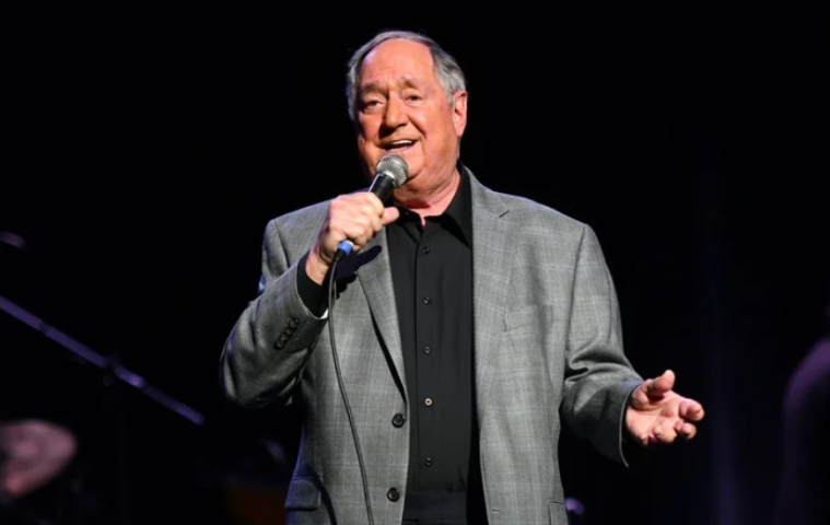 Neil Sedaka Dies at 86, Pop Hitmaker Behind Classics –