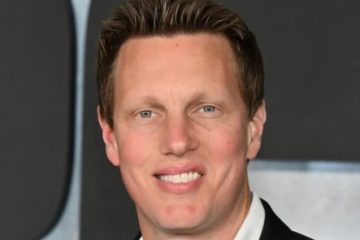 Paramount Reports Wider Q4 Profit Loss Amid Warner Acquisition Effort