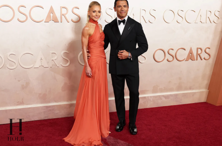 Kelly Ripa Mark Consuelos Proposal Social Media