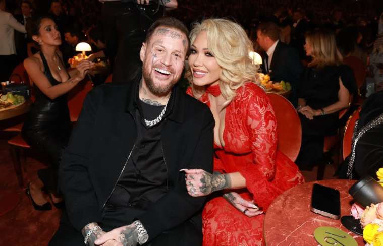 Jelly Roll Defends Wife Bunnie Xo Against ‘Gold Digger’ Claims