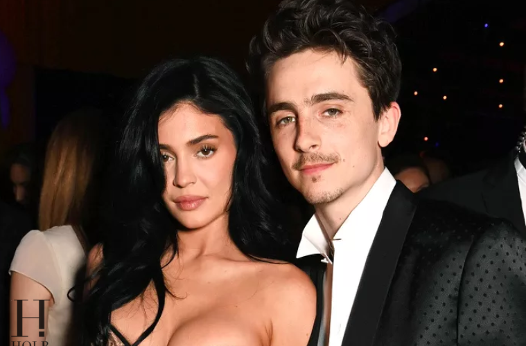 Kylie Jenner and Timothée Chalamet Arrive at the Vanity Fair Oscars Party