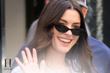 Anne Hathaway Prada 2 Co-Stars Late Show Moment