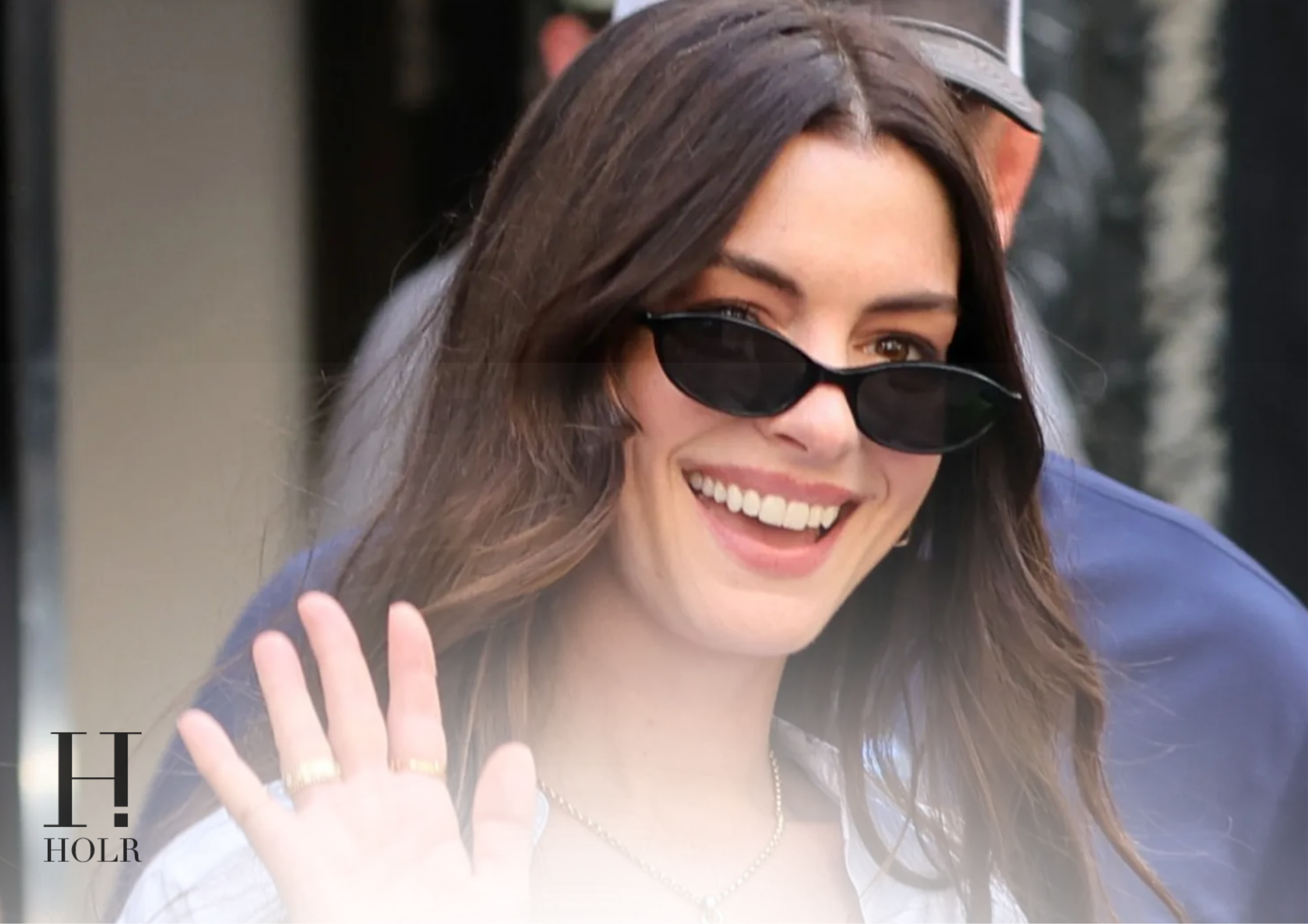 Anne Hathaway Prada 2 Co-Stars Late Show Moment