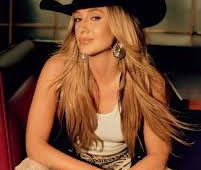 Lainey Wilson Reflects on Fame, Staying True to Roots
