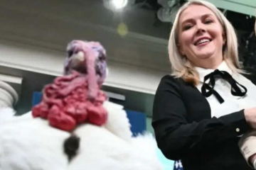 White House Blocks Karoline Leavitt Photo Controversy