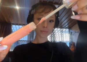 Ariana Grande Shares Her Daily Work Essentials 2026