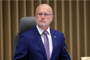 FCC Weighs Early Review of Disney’s ABC Broadcast Licenses