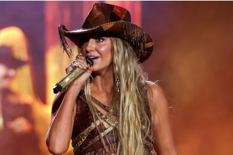 Lainey Wilson Goes Undercover at Stagecoach, Surprises Fans