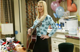 Lisa Kudrow Reflects on Being ‘Sixth Friend’ Label