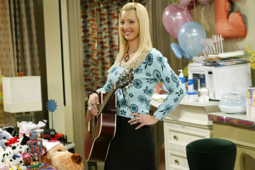 Lisa Kudrow Reflects on Being ‘Sixth Friend’ Label