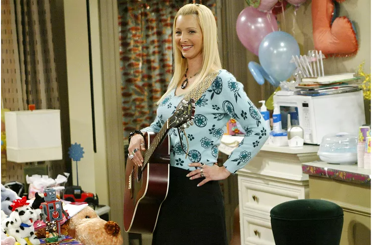 Lisa Kudrow Reflects on Being ‘Sixth Friend’ Label