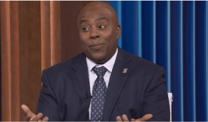 SNL Roasts Barkley’s Political Takes in March Madness Skit