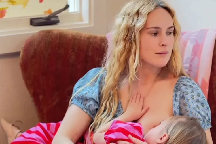 Rumer Willis Defends Parenting Amid Breastfeeding Debate