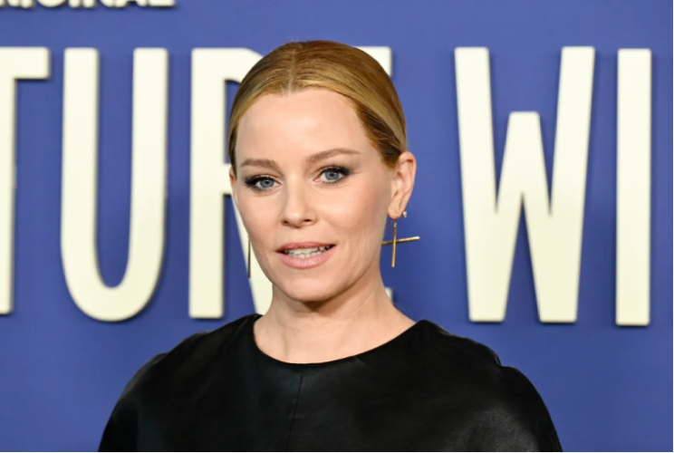 Elizabeth Banks Praises Elle Fanning as Young Effie