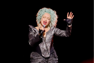 Cyndi Lauper Claps Back at Heckler During Vegas Show