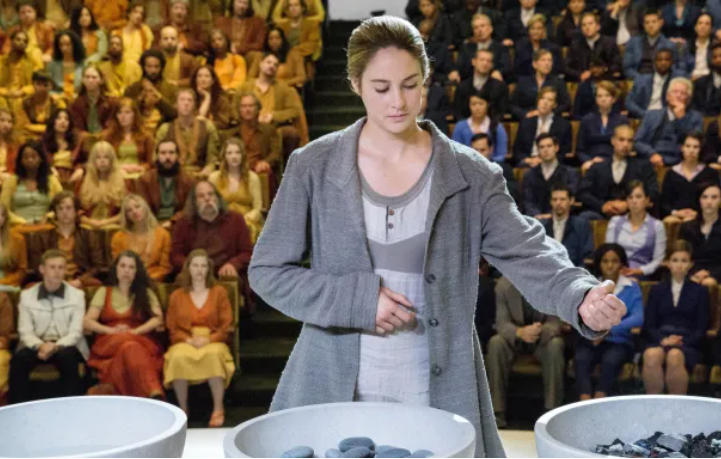 ‘Divergent’ Author Veronica Roth Announces Two New Books