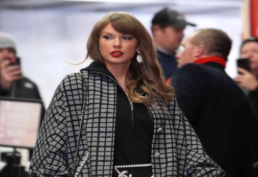 Taylor Swift Fans Decode New Album Clues!