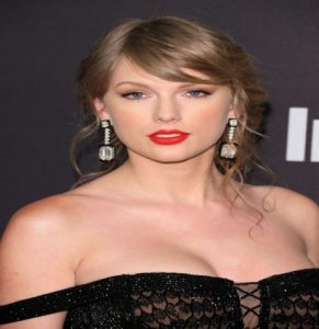 Taylor Swift Fans Decode New Album Clues!