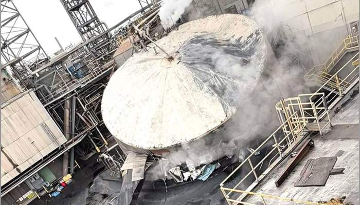 Chemical Tank Implosion at Paper Mill Leaves 8 Dead and 3 Missing