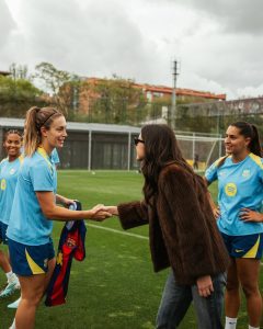 Olivia Rodrigo Visits FC Barcelona Women’s Team