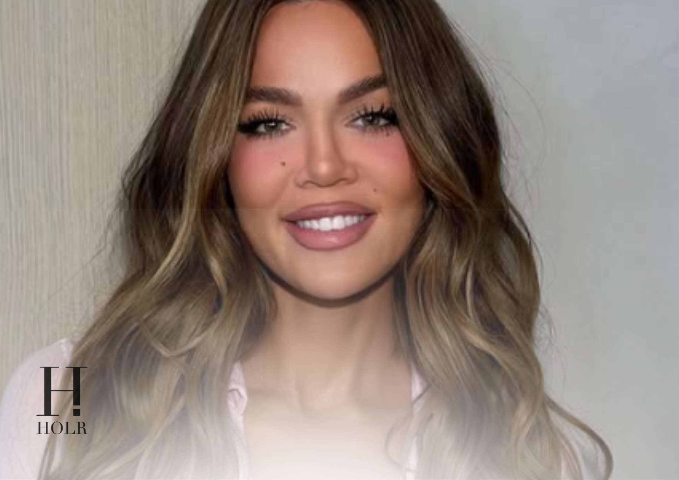 Khloé Kardashian Stuns Fans With Glam Selfie Drop