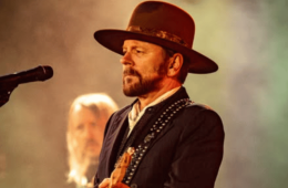 Kiefer Sutherland Cancels U.S. Tour After Low Ticket Sales