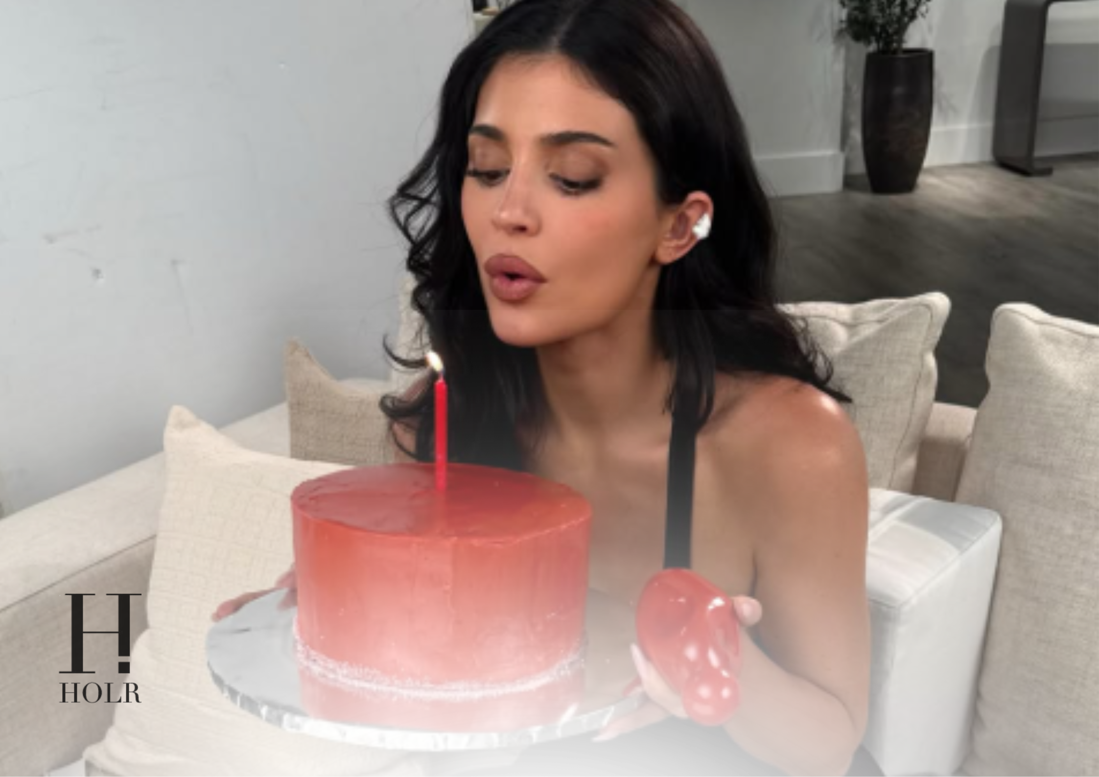 Kylie Jenner Celebrates Beauty Win for Cosmic Intense