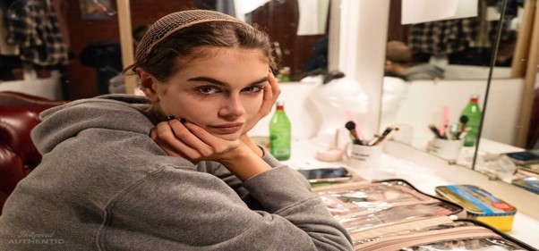 Kaia Gerber Turns Heads in Chic Buttoned-Up Trench Coat Look