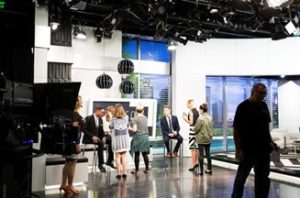 Kelly Clarkson Breaks Down With Rita Wilson During Emotional Talk Show Farewell