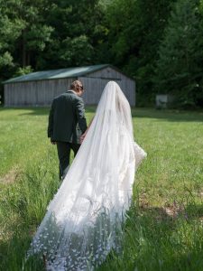 Lainey Wilson Marries Devlin Duck Hodges in Tennessee Wedding