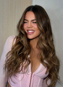 Khloé Kardashian Stuns Fans With Glam Selfie Drop