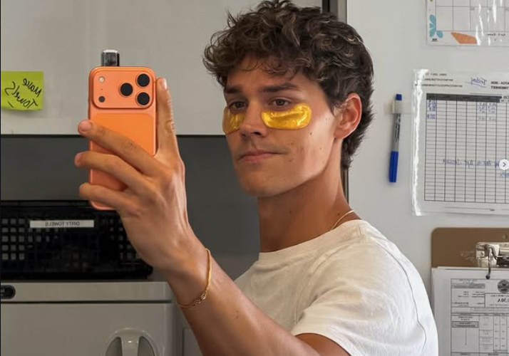 Noah Beck Returns to Instagram After Family Controversy