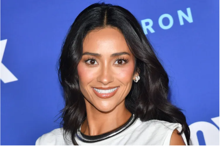Shay Mitchell Confesses What She’d Steal From Baywatch Set