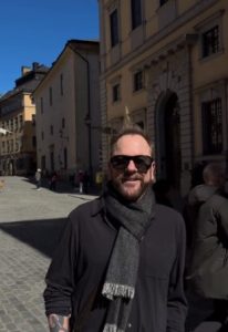 Kiefer Sutherland Cancels U.S. Tour After Low Ticket Sales