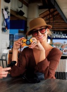 Lainey Wilson’s Engagement Ring Stuns With $250K Sparkle