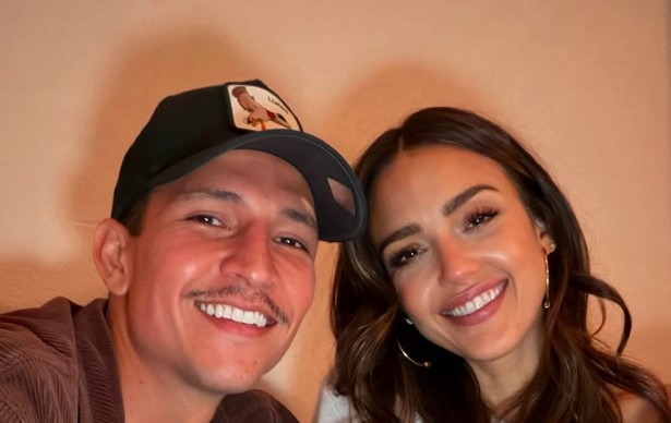 Danny Ramirez and Jessica Alba Enjoy Relaxing Beach Day Together in Miami