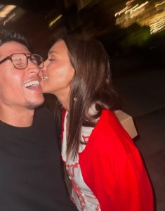 Danny Ramirez and Jessica Alba Enjoy Relaxing Beach Day Together in Miami