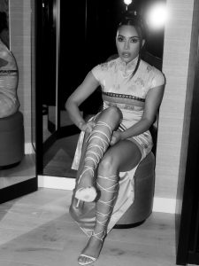Kim Kardashian’s Elegant Gold Look Sparks Buzz Online