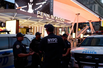 5 People Stabbed in New York's Penn Station, Suspect Held